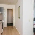 6 Person On A In 아파트 *