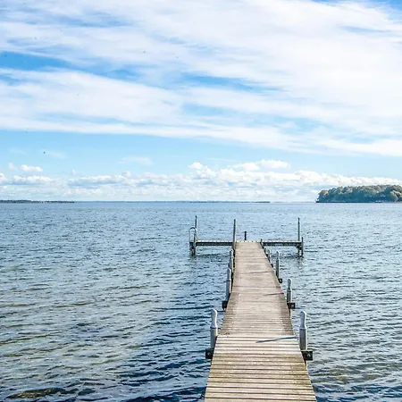 Апартаменты 6 Person On A In