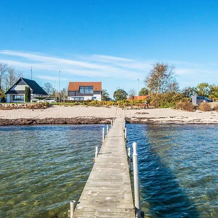 6 Person On A In Апартаменты *